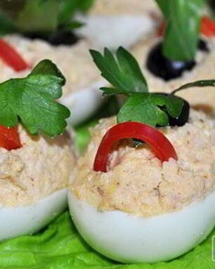 Яйца, фаршированные ветчиной