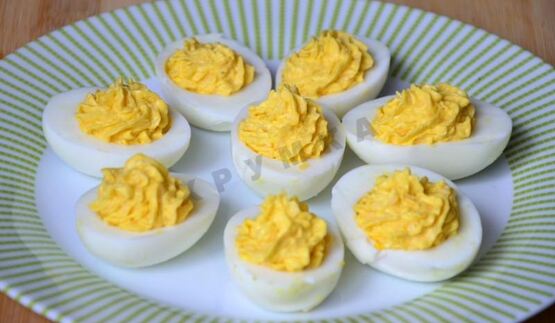 закуска яйца фаршированные зеленью с твердым сыром