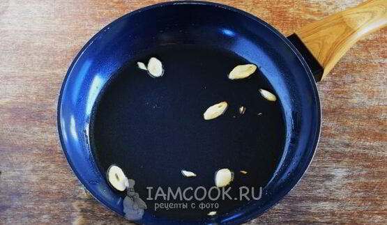 чесночные гренки из черного хлеба