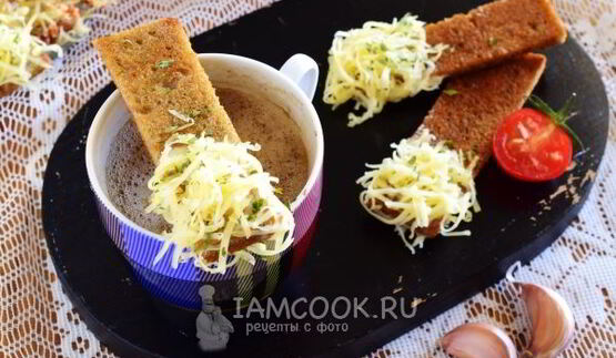 чесночные гренки из черного хлеба