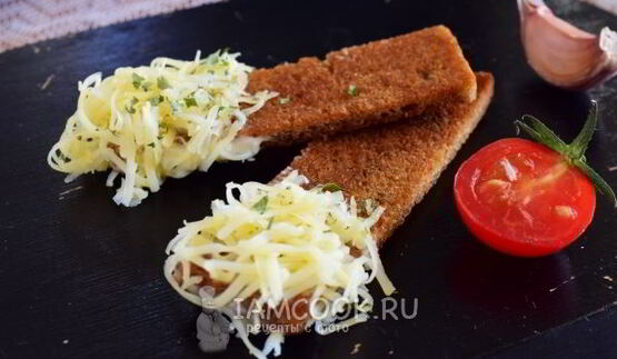 чесночные гренки из черного хлеба