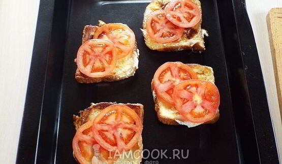 гренки с помидорами и сыром
