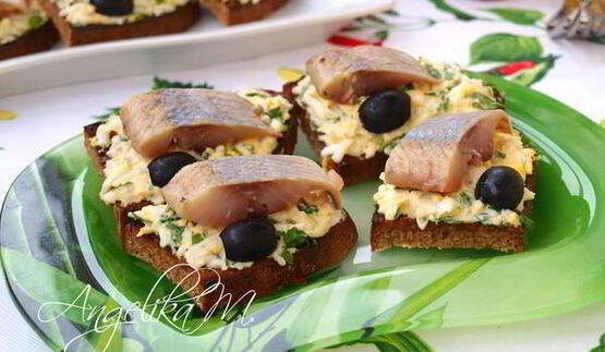 гренки с селедочкой