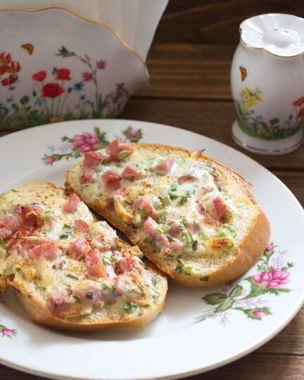 Рецепт гренков с ветчиной и сыром