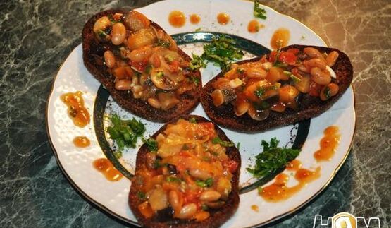 гренки со свининой и овощами