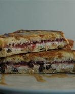 Хлебные гренки с вареньем