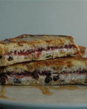 Хлебные гренки с вареньем