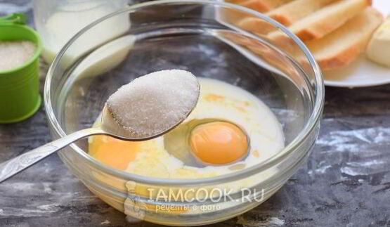 сладкие гренки из батона с молоком и яйцом