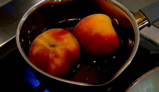 сладкие гренки с томлеными персиками