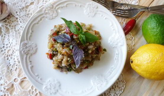 икра из запеченных овощей с оливками и каперсами