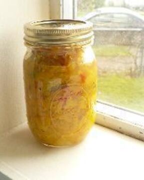 Икра-релиш из кабачков, лука и сладкого перца