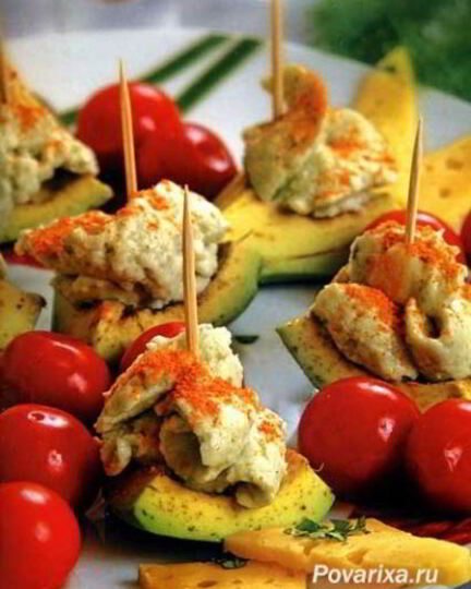 Рецепт канапе иза авокадо и сыры рокфора