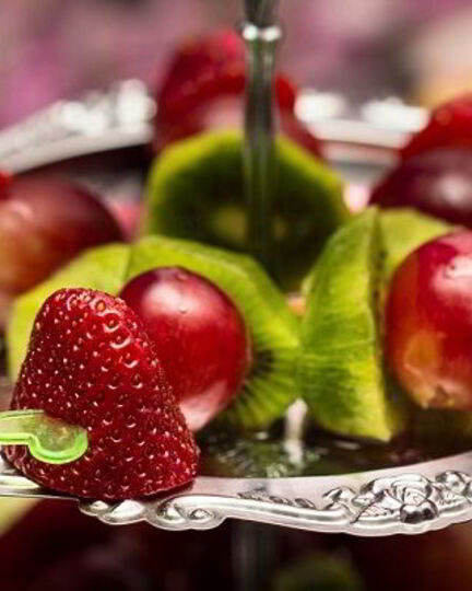 Рецепт канапе из фруктов на шпажках