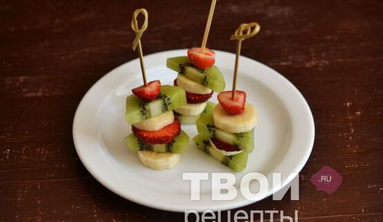 канапе из фруктов