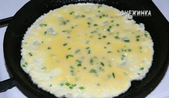 канапе из омлета с творогом