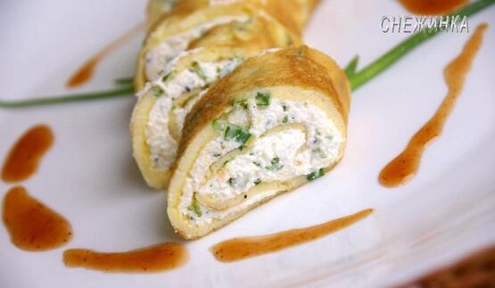 канапе из омлета с творогом