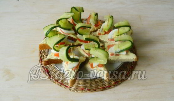 канапе кораблики с огурцом
