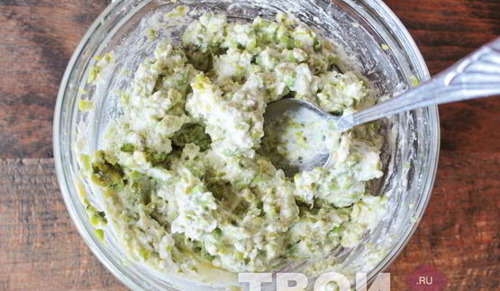 канапе на шпажках