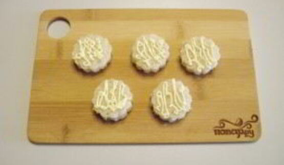 канапе обезьянки на шпажках