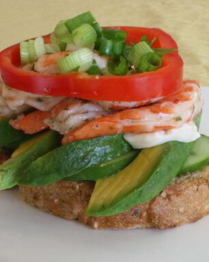 Канапе с креветками и авокадо