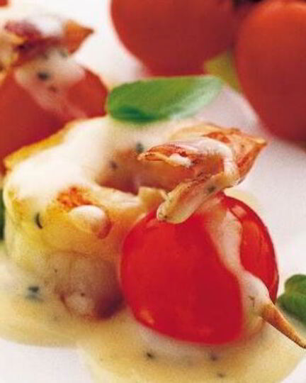 Рецепт канапе с норвежским омаром и помидорами с соусом из базилика