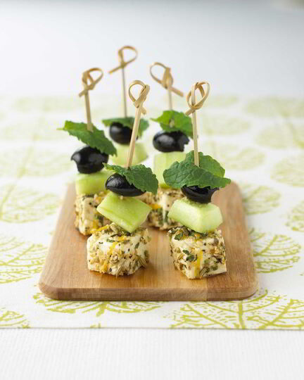 Рецепт канапе с оливками и мятой
