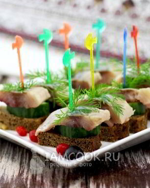 Канапе с селедкой