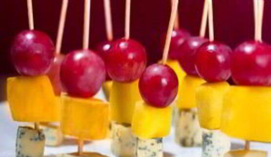 канапе с виноградом