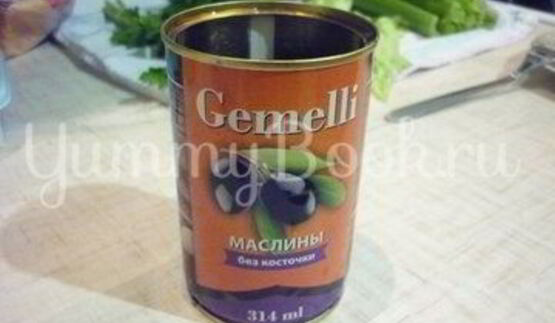 пикантные канапе с сыром, фруктами и маслинами