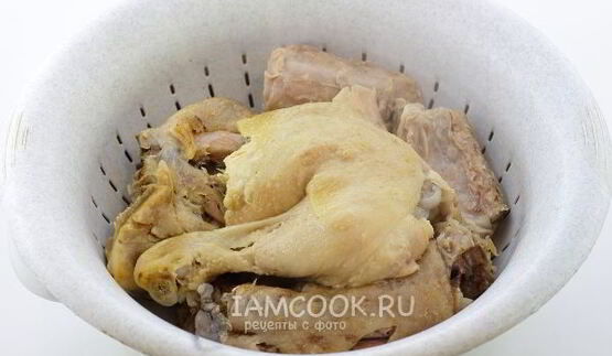 холодец из свиных ножек и курицы