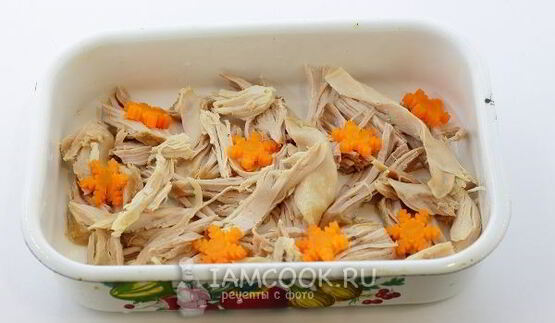 холодец из свиных ножек и курицы
