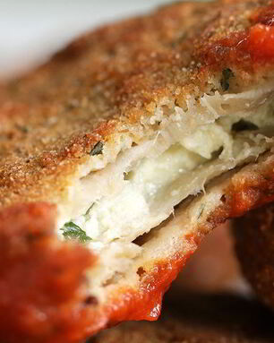 Медальоны из баклажанов с сыром