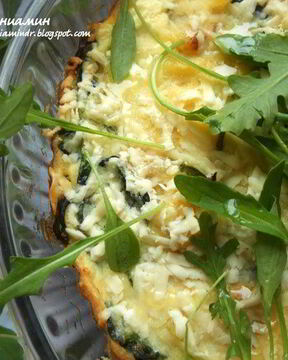 Фриттата с картофелем, шпинатом и творожным сыром