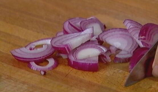 омлет с баклажанами, помидорами и луком