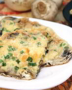 Омлет с грибами и сыром