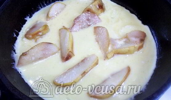 омлет с грушей