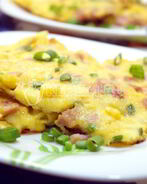 Омлет с колбасой и кукурузой Бонди