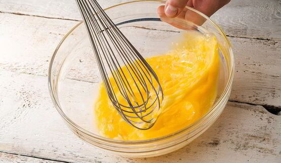 омлет с колбасой и сладким перцем