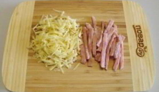 омлет с ветчиной, грибами и сыром