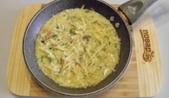 омлет с ветчиной, грибами и сыром