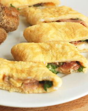 Омлет с ветчиной и рукколой