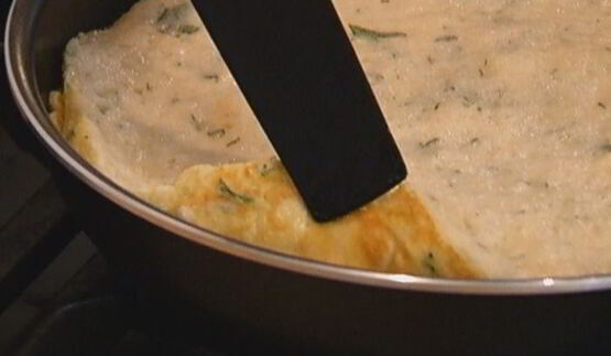 омлет со шпинатом и помидорами черри