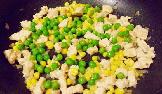 омурайсу , японский омлет с начинкой