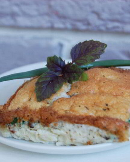 Рецепт пышного омлета с базиликом