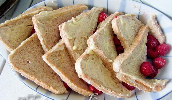 запеченный омлет с ягодами