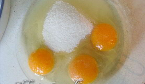 запеченный омлет с ягодами