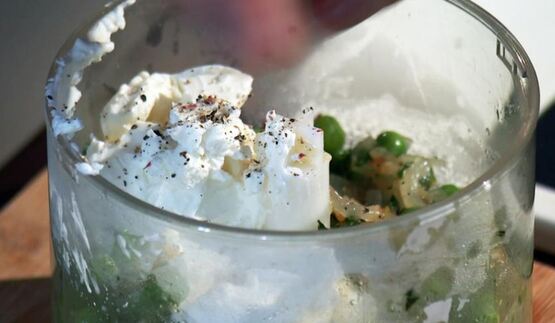 паштет и фалафель из зеленого горошка