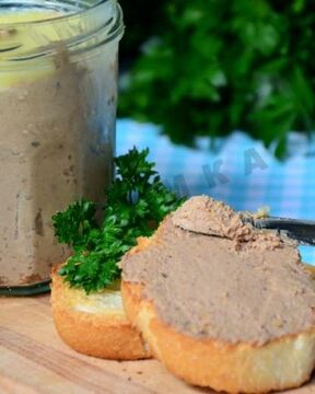 Паштет из куриной печени с горохом нут