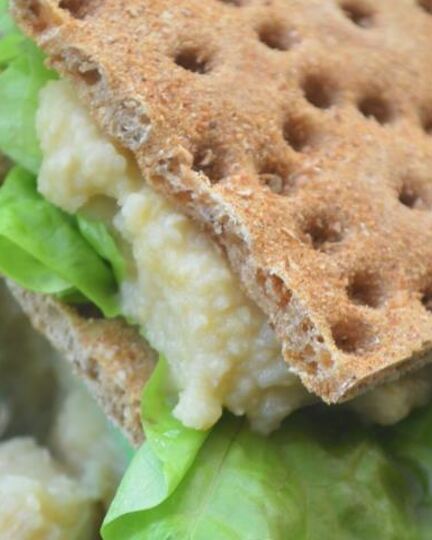 Рецепт паштета из нута с яблоками и хлебцами из отрубей