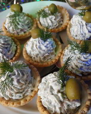 Паштет из творожного сыра и печени трески